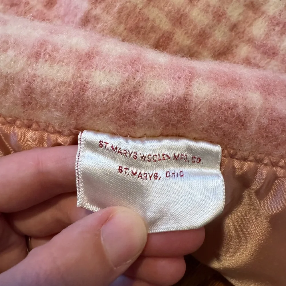 70x81 Vintage St Marys Woolen Satin Trim Blanket Pink Cream Ombre Checker Print